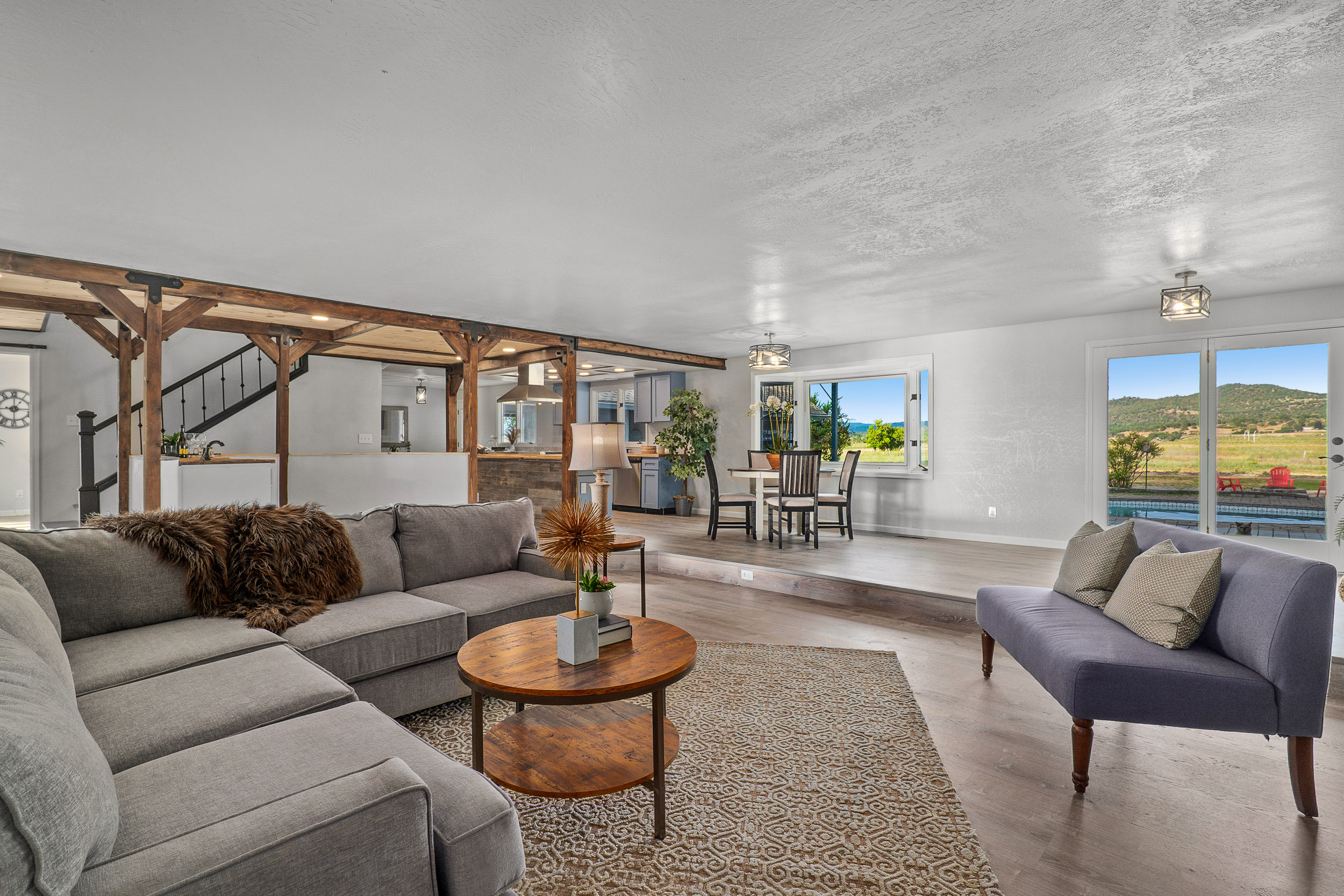 Mountain View Acres - 5900 McLoughlin Drive