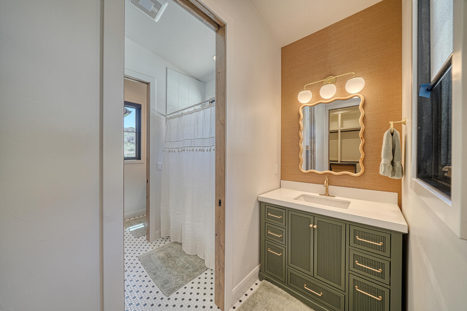 An heirloom-quality ranch estate set on 100 private acres at Maytag Mountain Ranch.