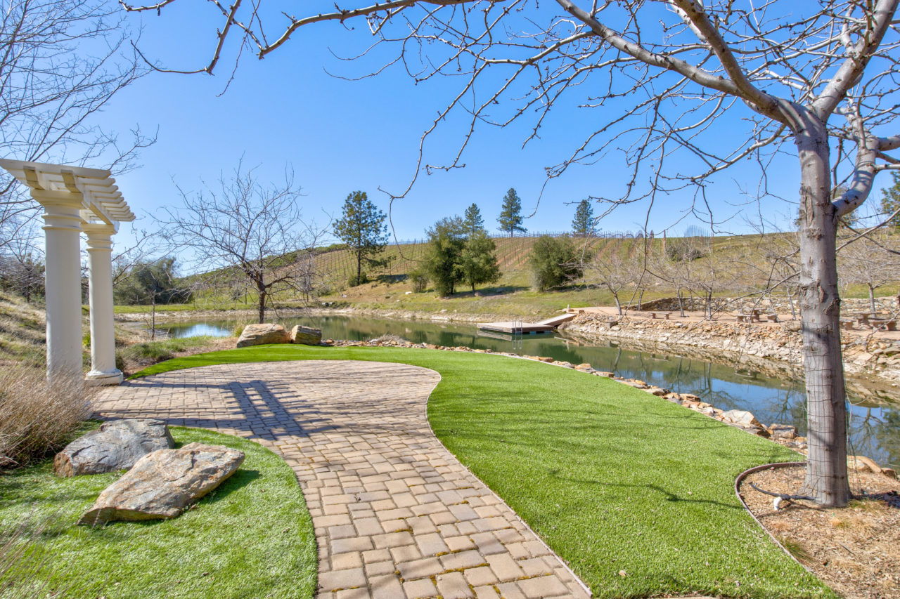 Tailem Bend Ranch and Vineyard