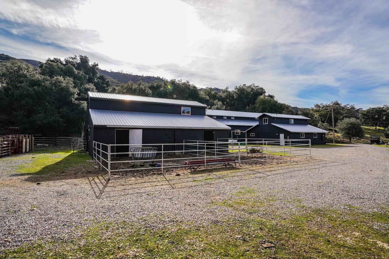 Listing Image 17