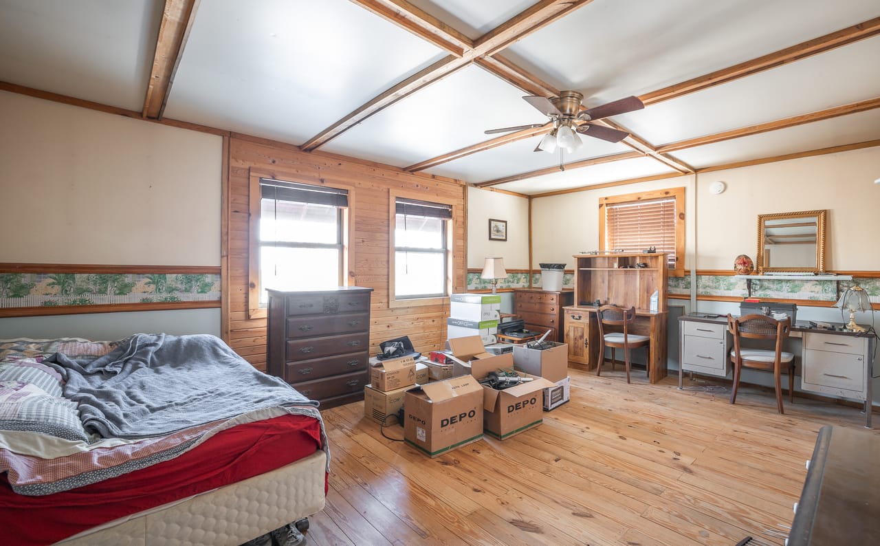 Listing Image 19