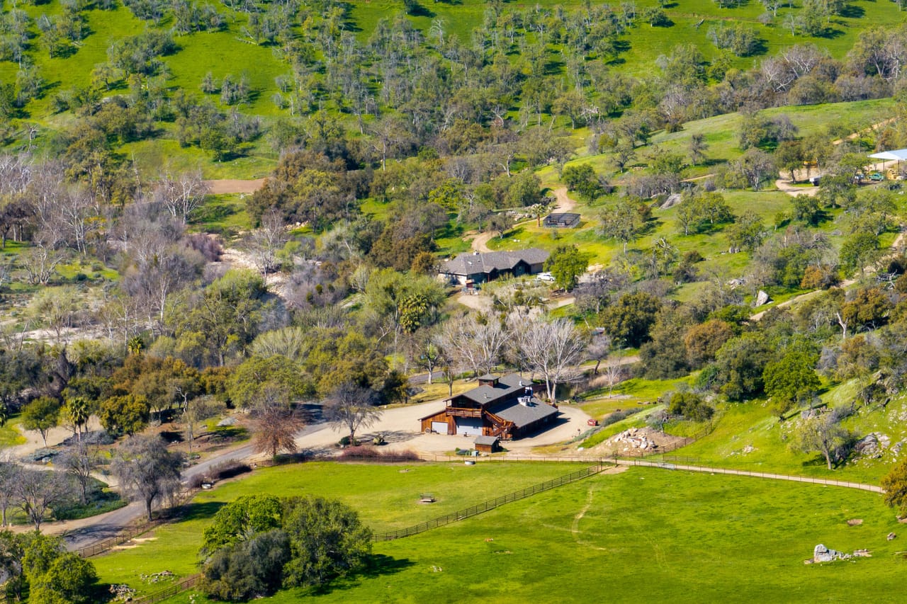 Listing Image 16