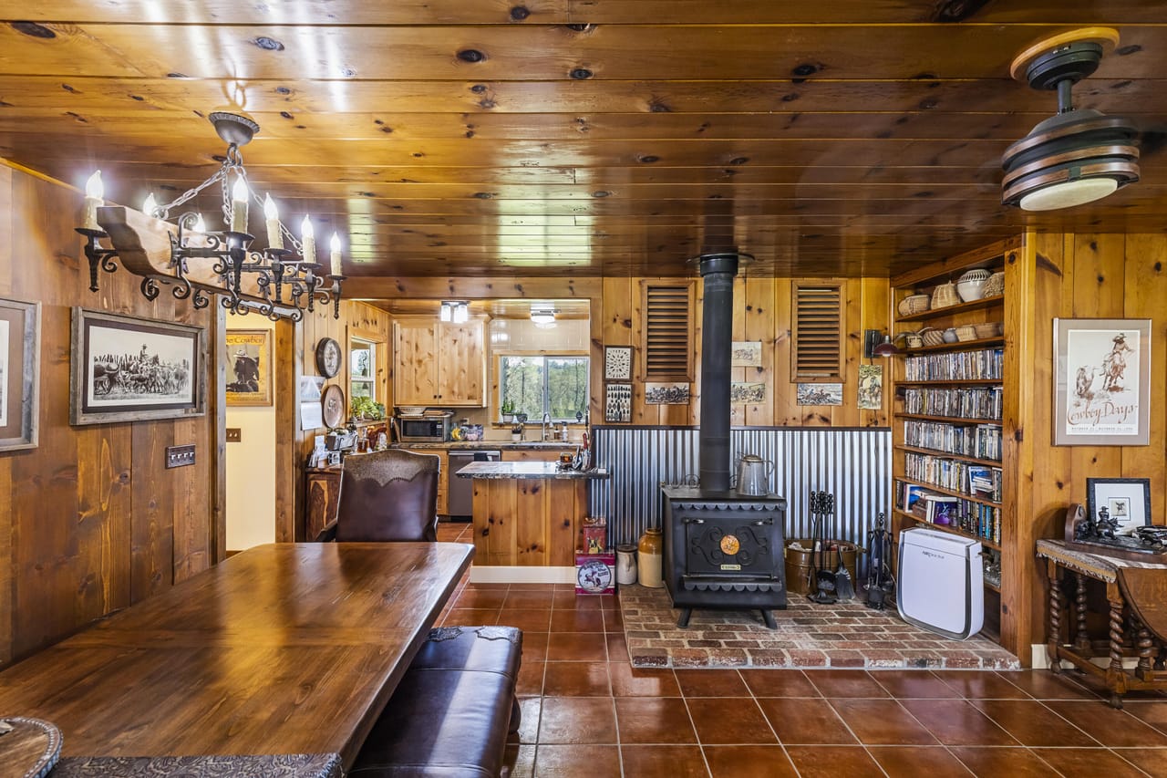Listing Image 11