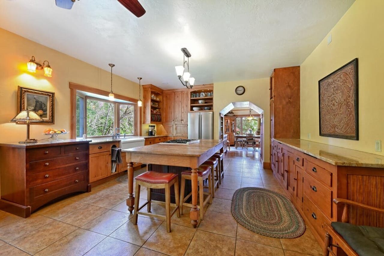 Listing Image 64