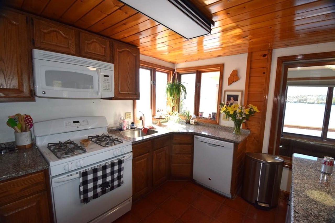 Listing Image 16