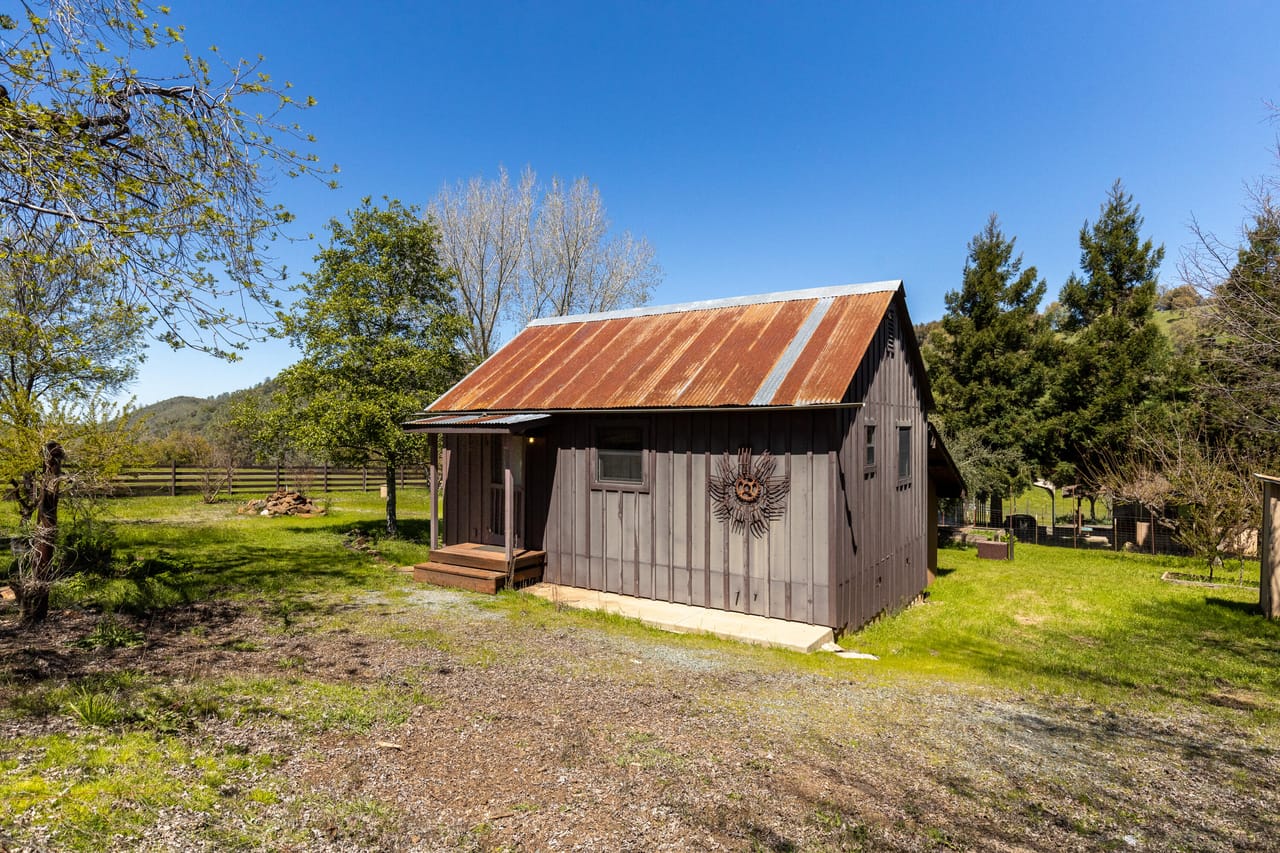 Listing Image 22