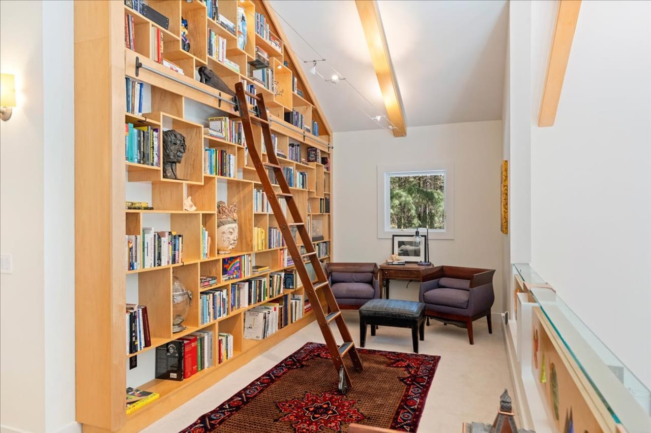 Listing Image 12