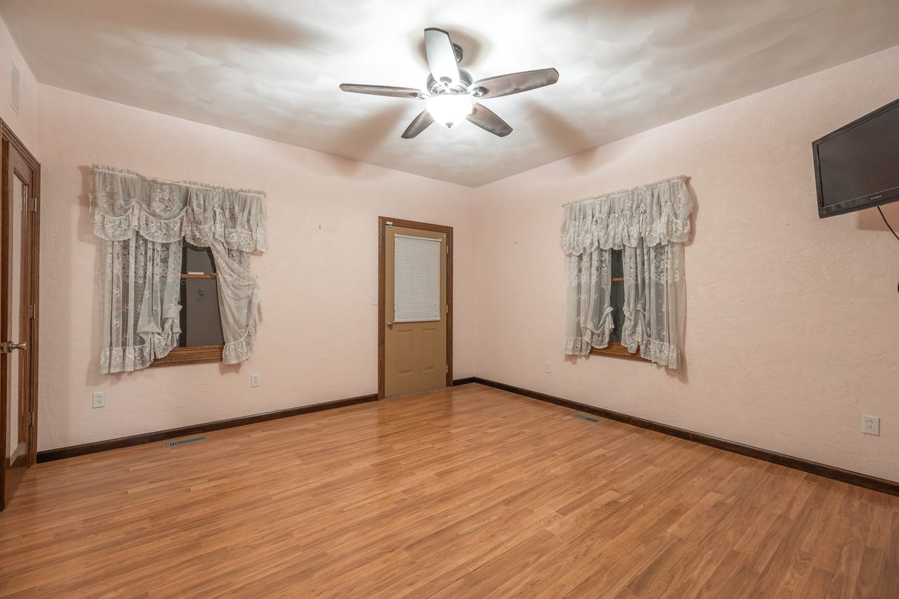 Listing Image 71