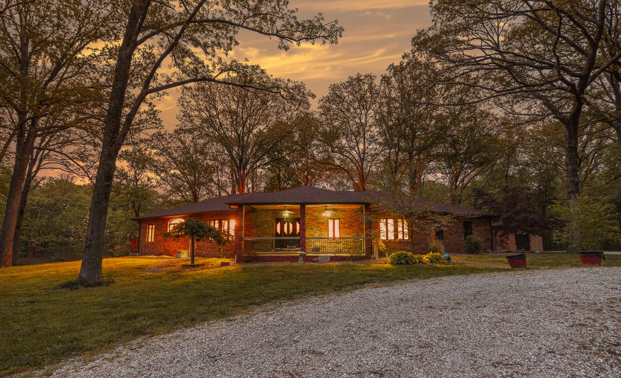 Listing Image 1
