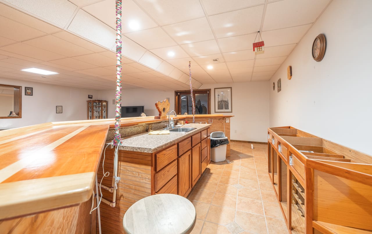 Listing Image 42