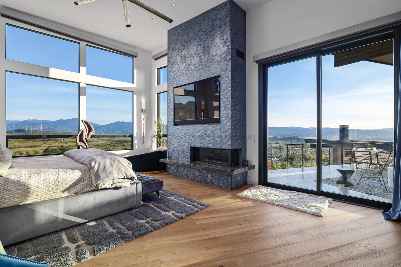 Listing Image 80