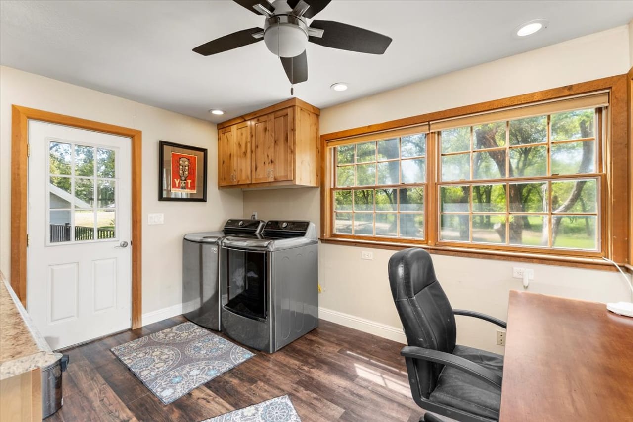 Listing Image 15