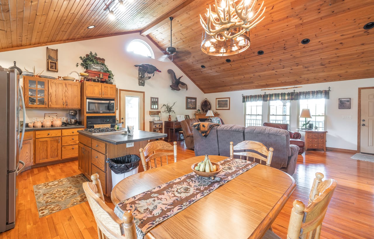 Listing Image 80
