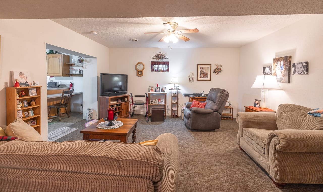 Listing Image 14