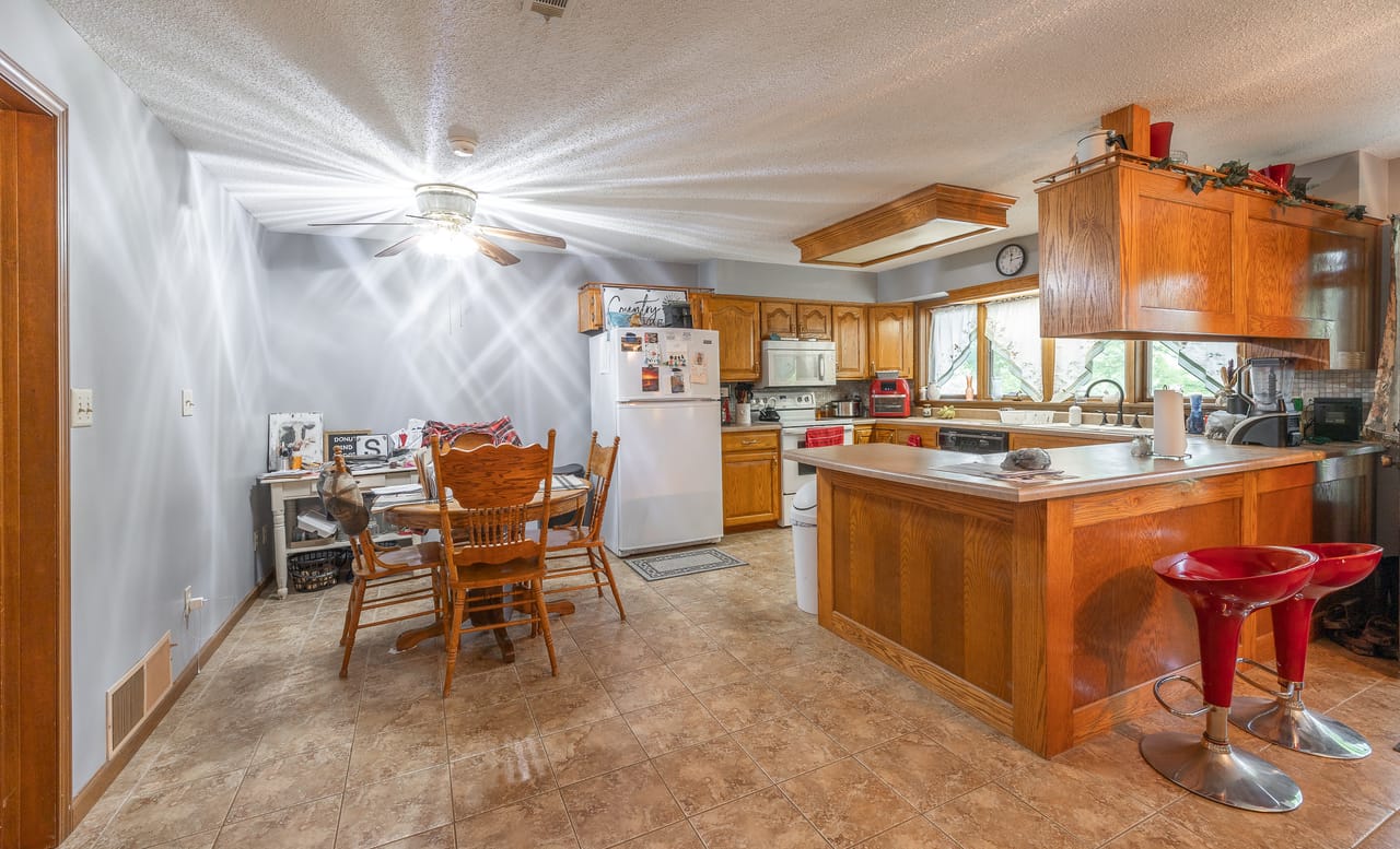 Listing Image 44
