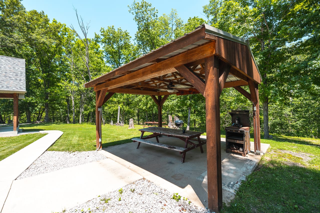 Listing Image 19