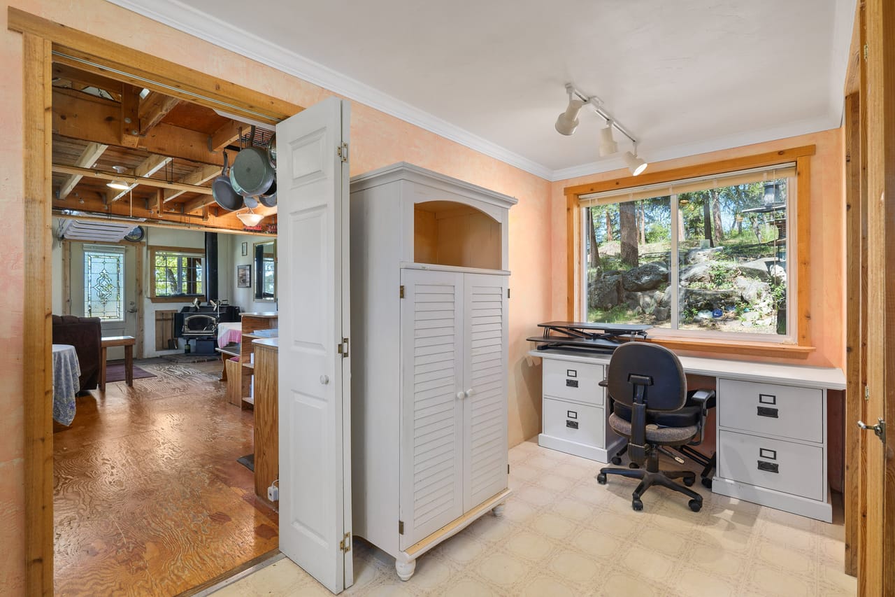 Listing Image 5