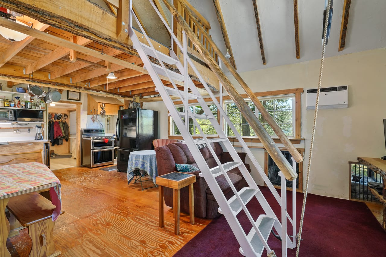 Listing Image 8