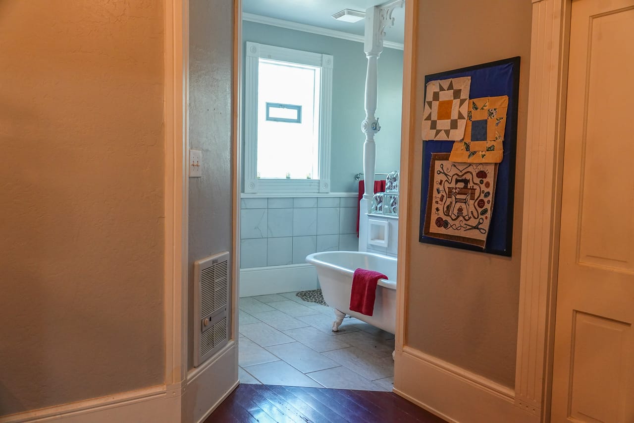 Listing Image 80