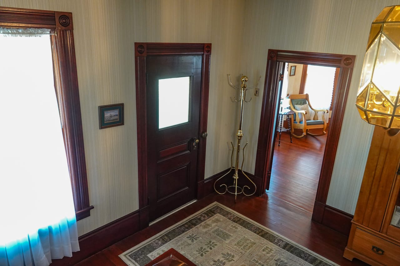 Listing Image 5
