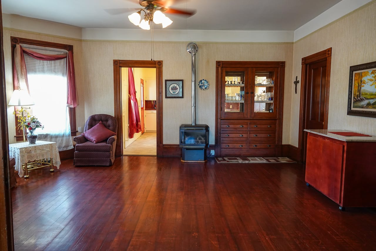 Listing Image 9
