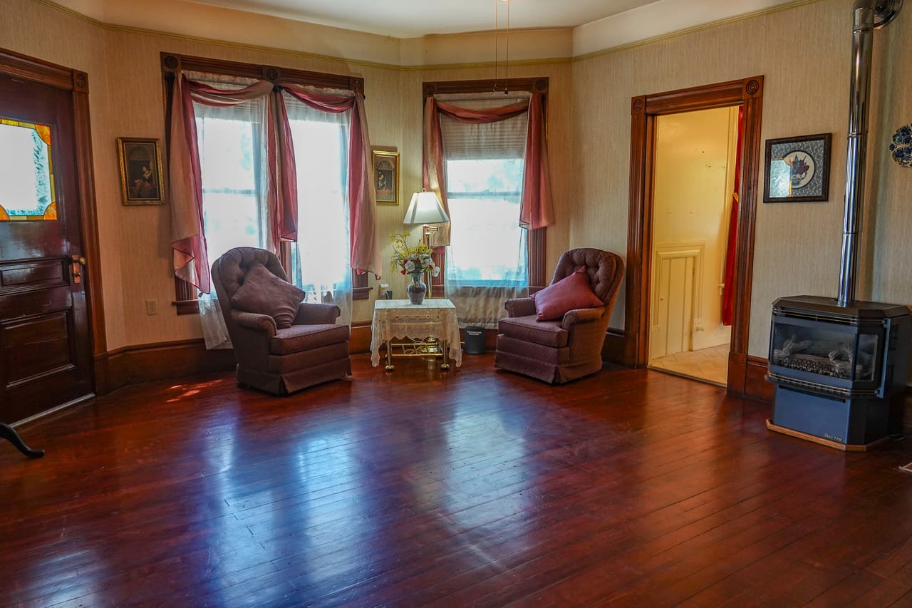Listing Image 20