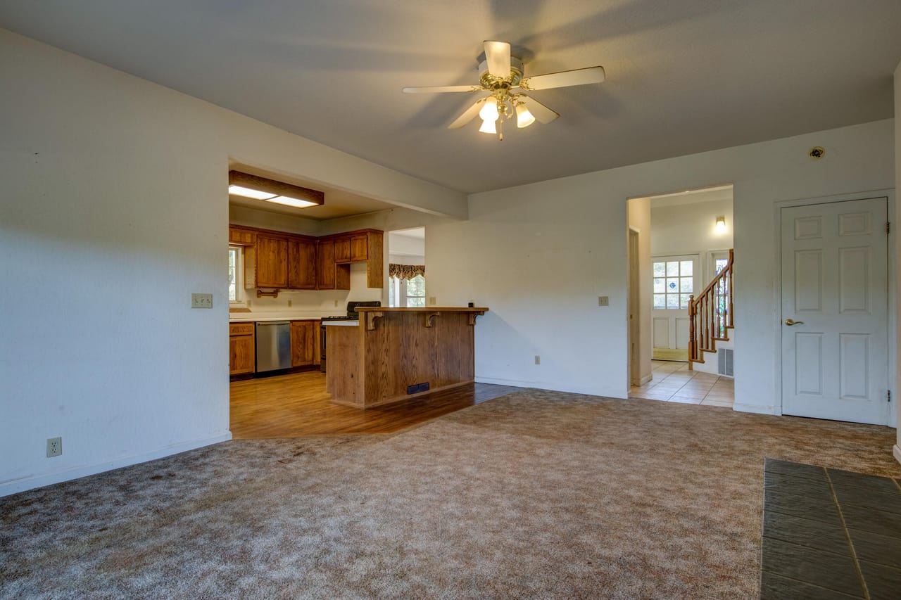 Listing Image 16
