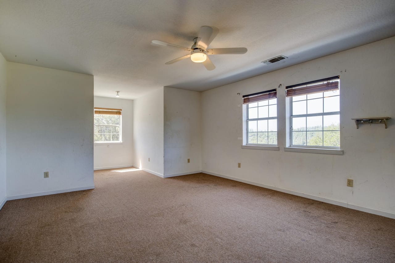 Listing Image 73