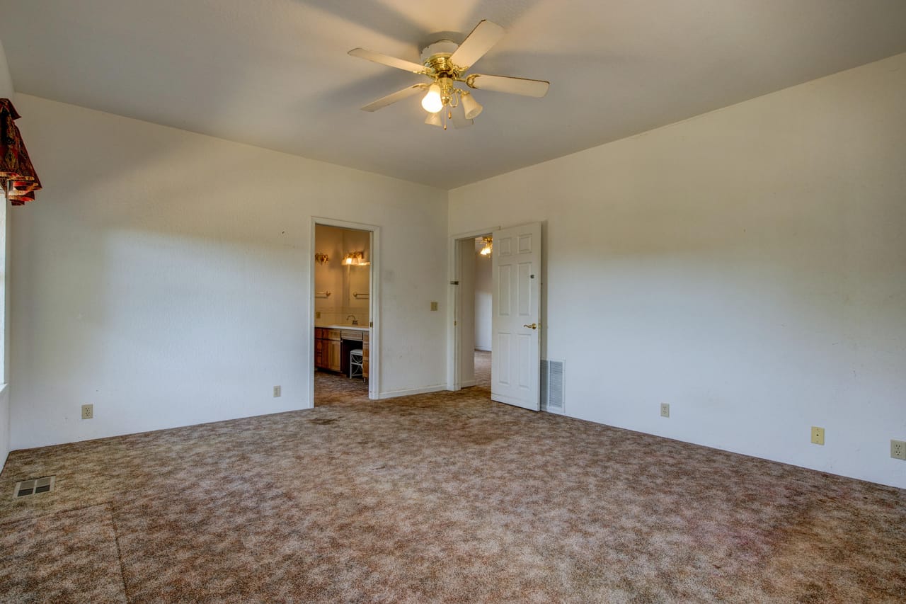 Listing Image 75