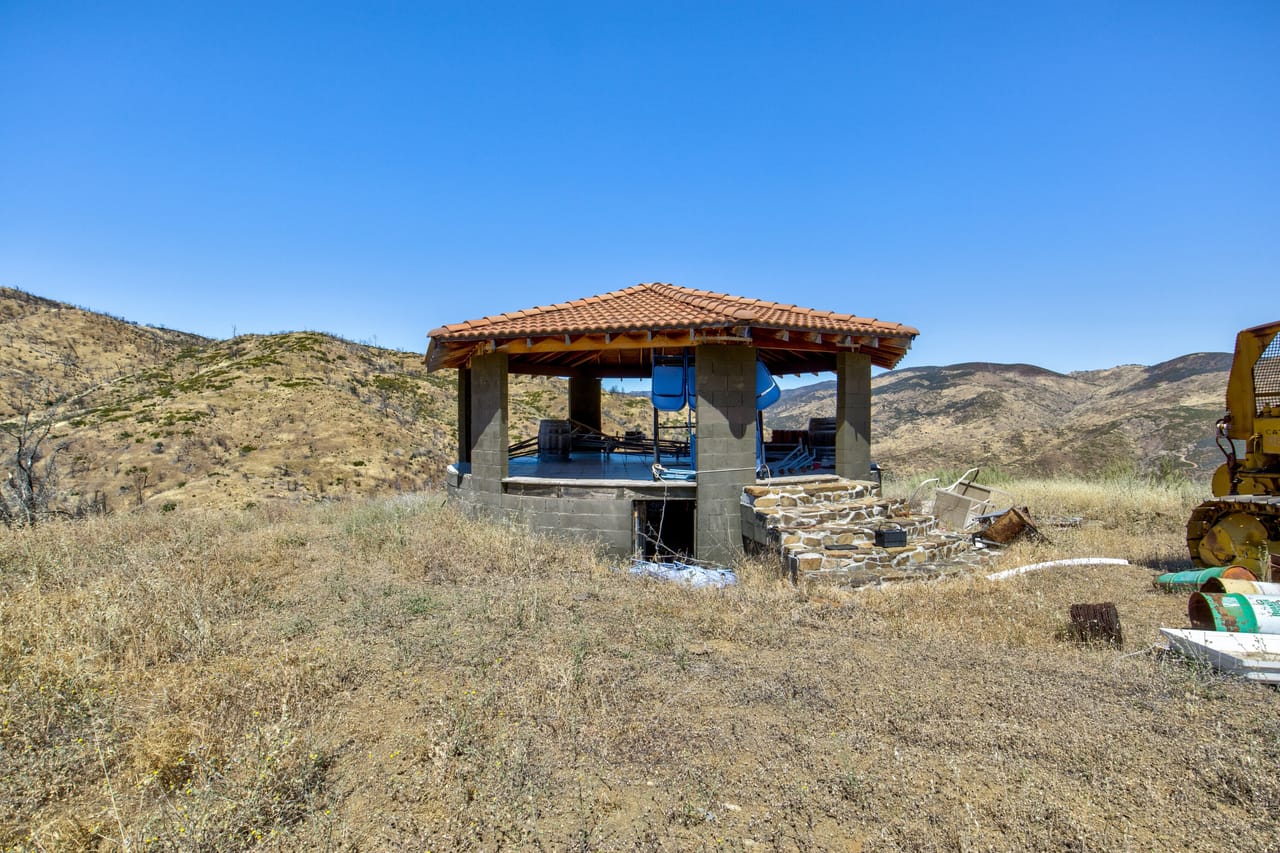 Listing Image 6