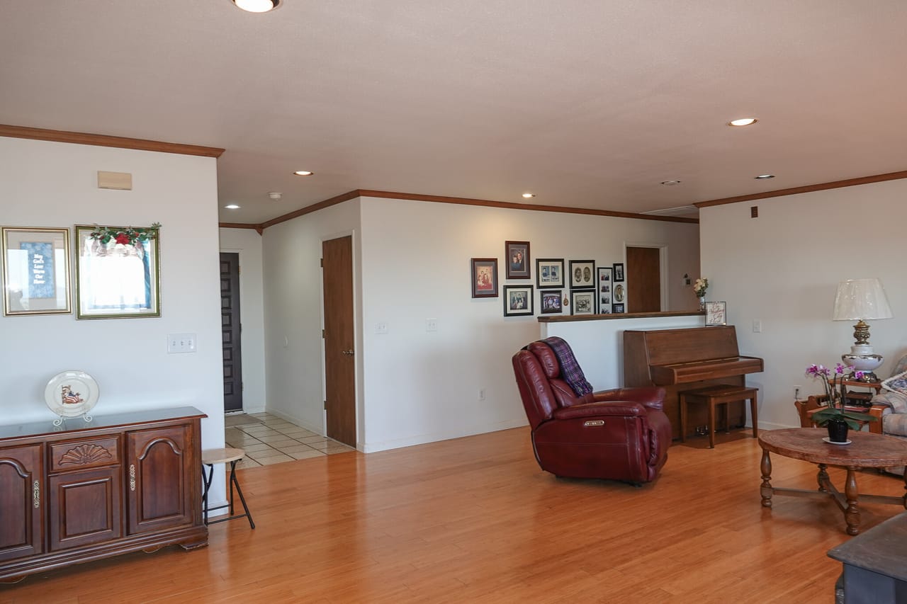 Listing Image 21
