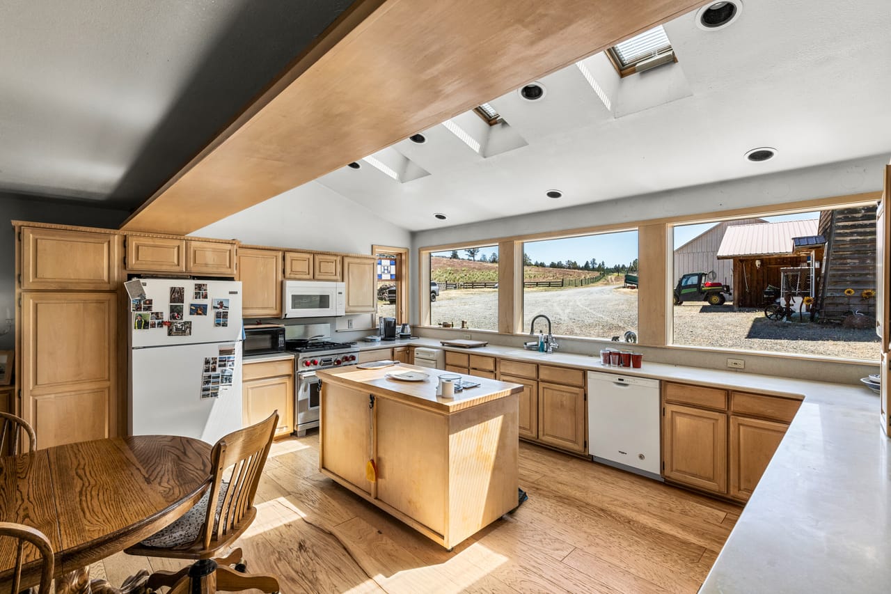Listing Image 52