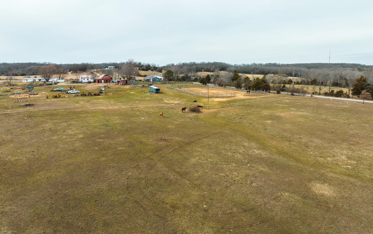Listing Image 4