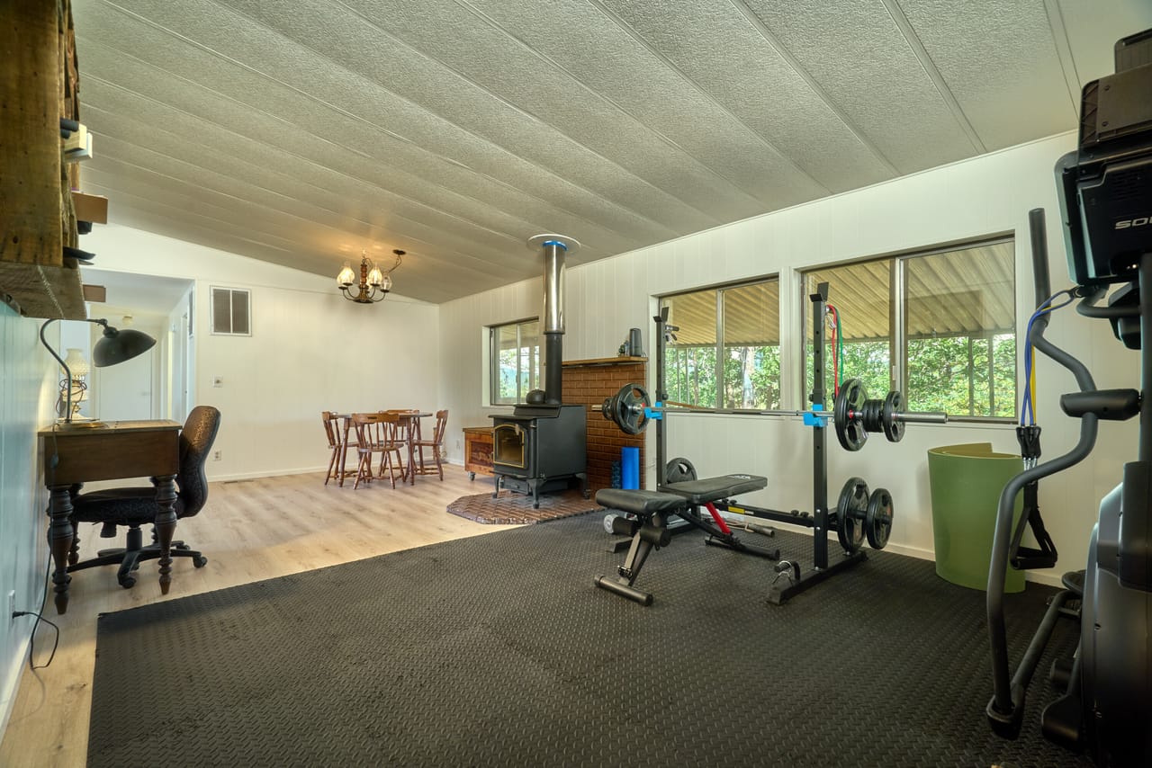 Listing Image 6