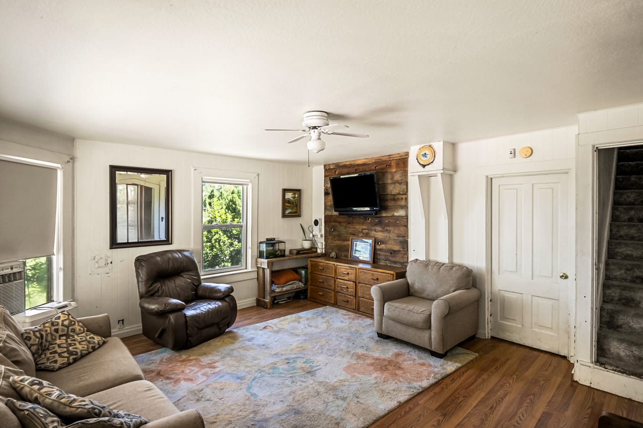 Listing Image 14
