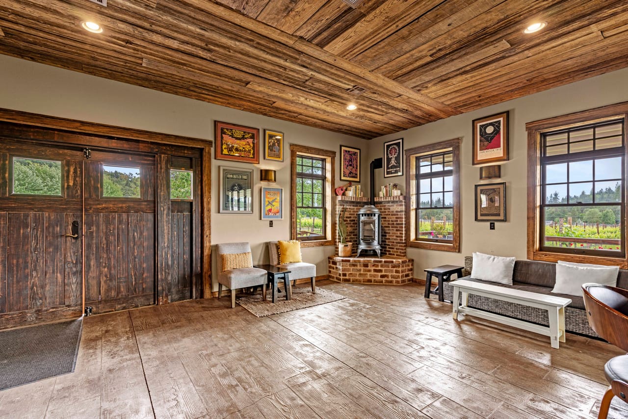 Listing Image 7