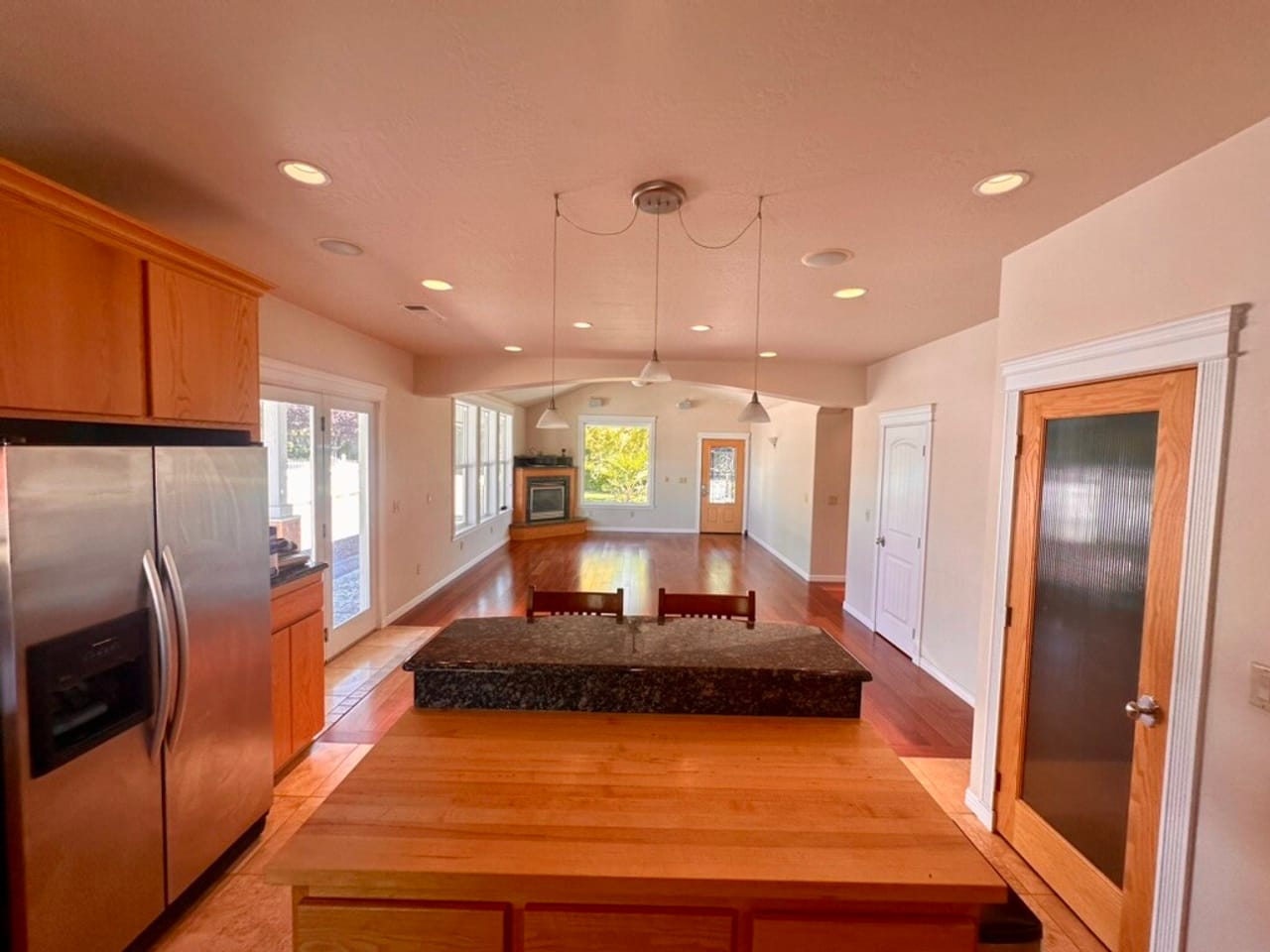 Listing Image 8
