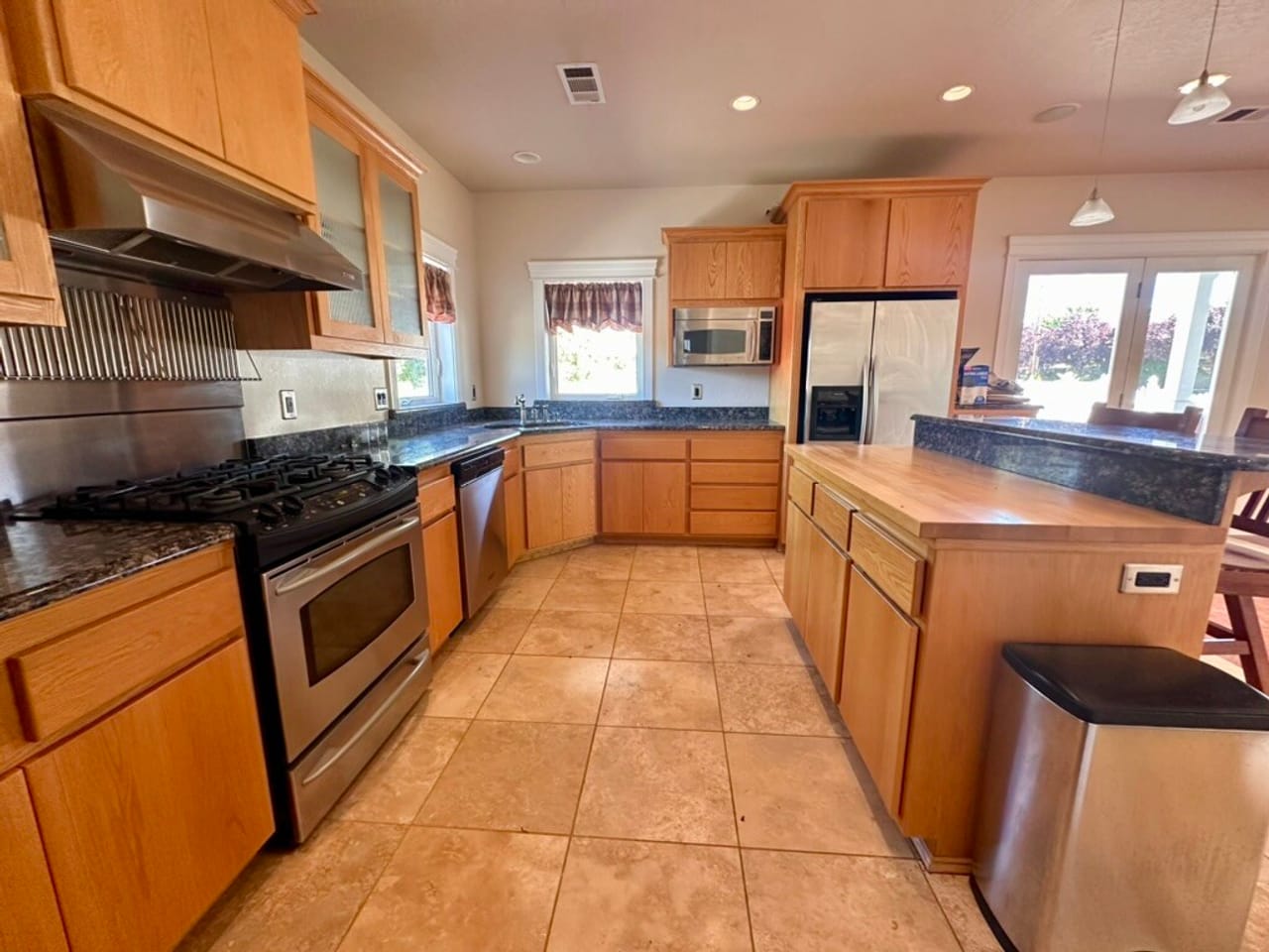 Listing Image 10