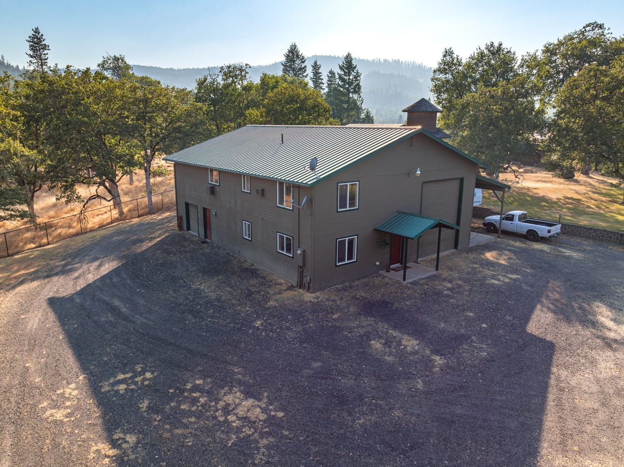 Listing Image 11