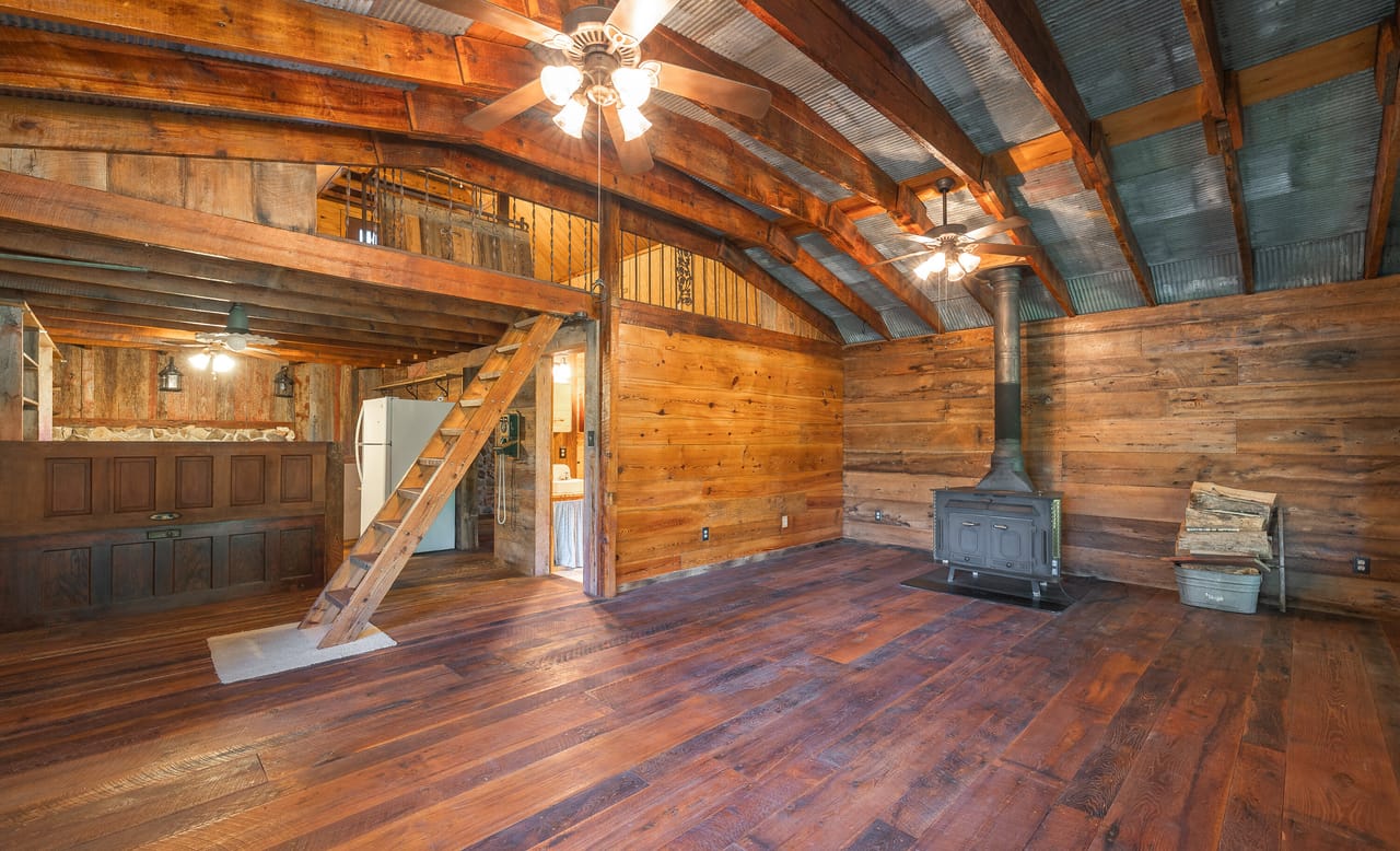 Listing Image 8