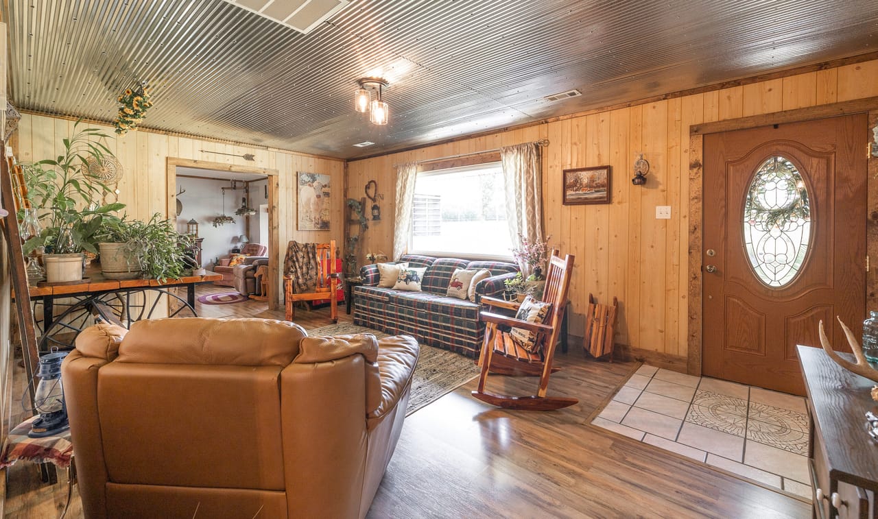 Listing Image 10