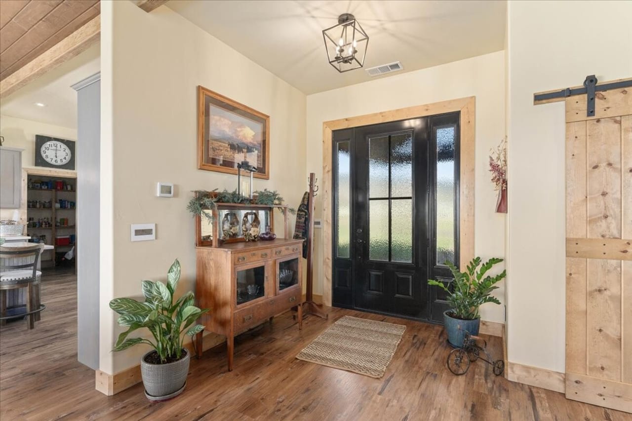 Listing Image 19