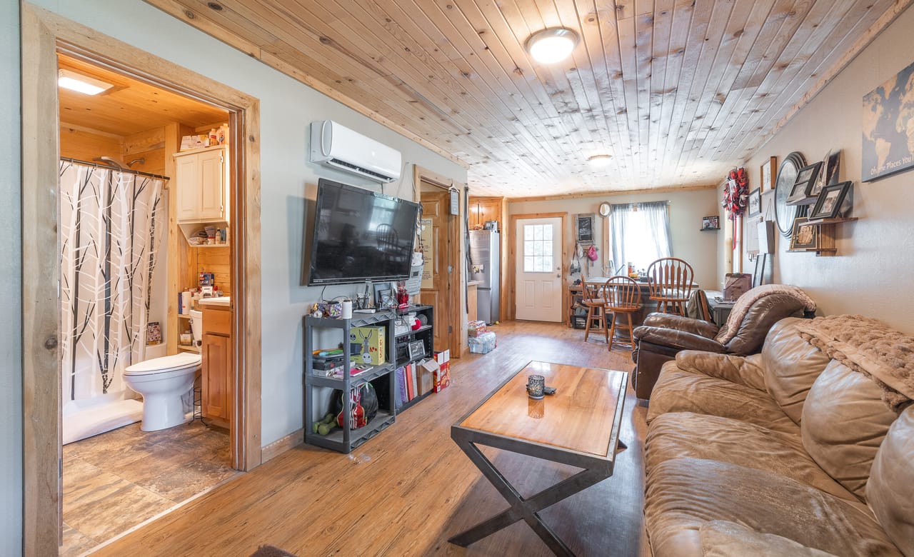 Listing Image 64