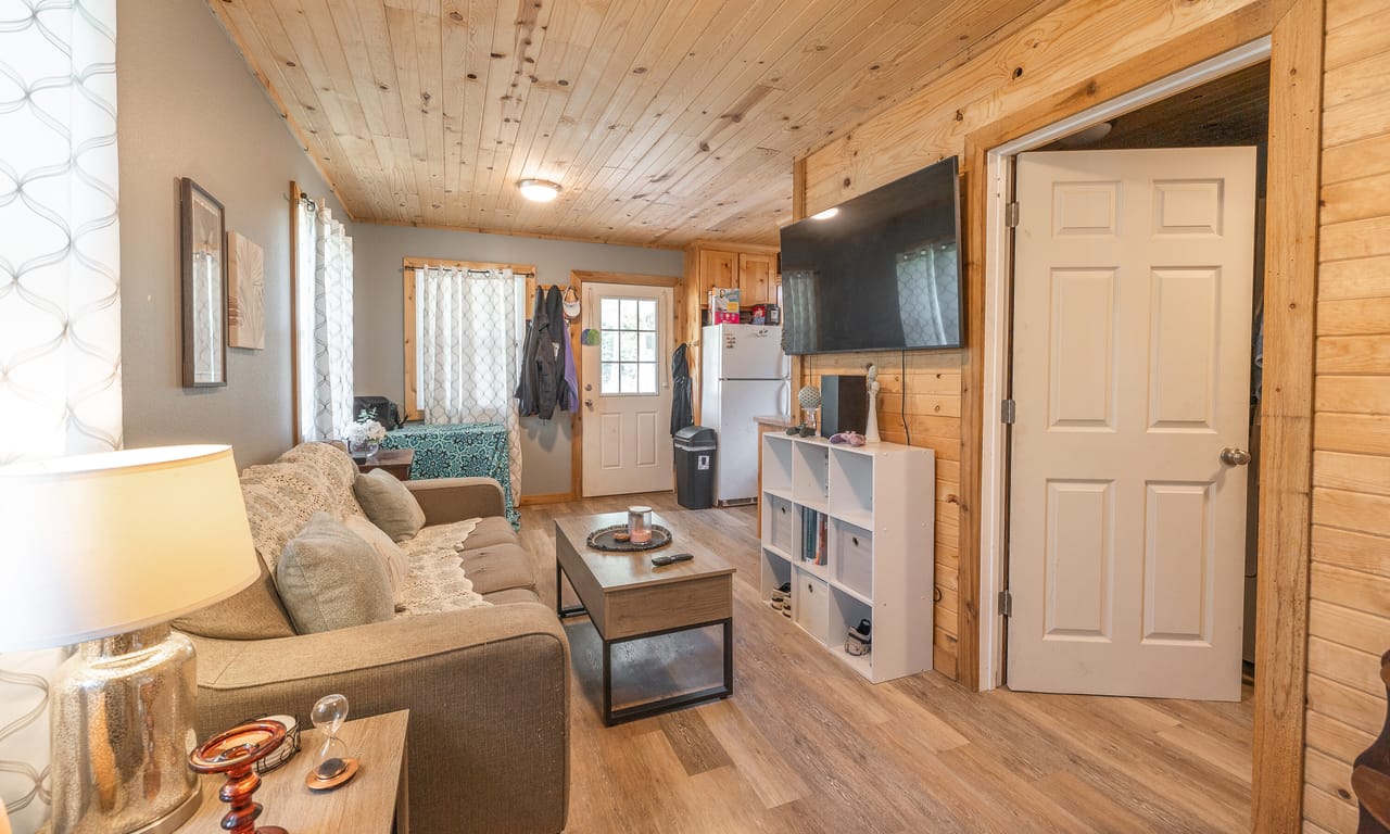 Listing Image 20
