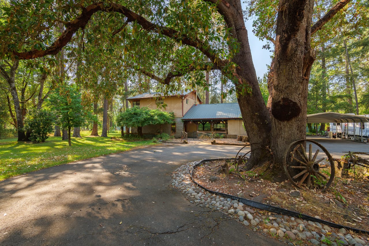 Listing Image 19
