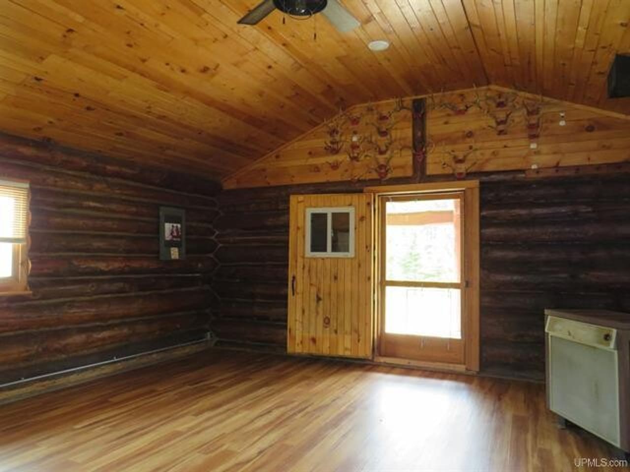 Michigan Hunt/Fish Cabins 50151265