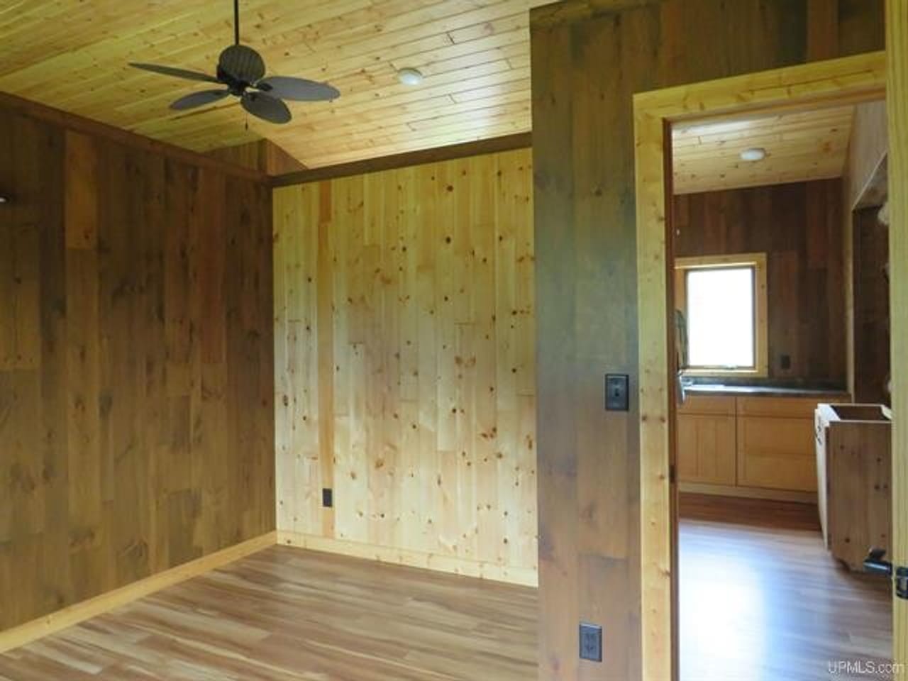 Michigan Hunt/Fish Cabins 50151265