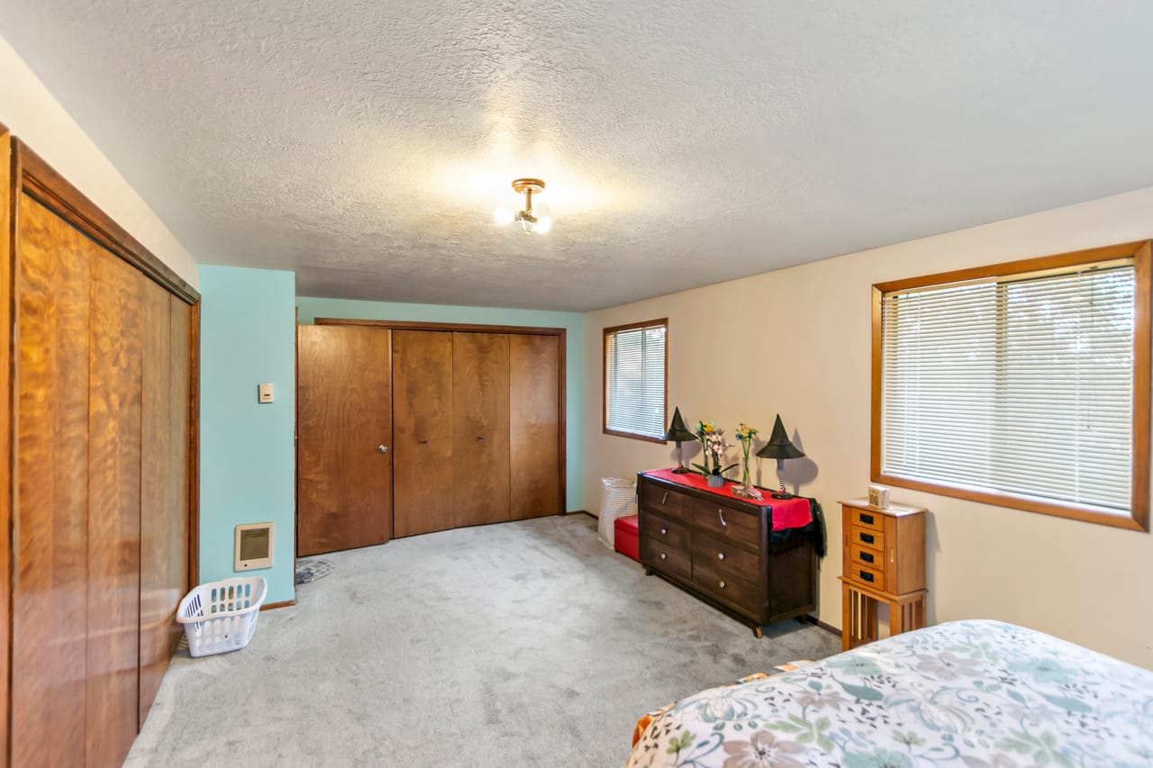 62370 Byram Rd - Captivating Home with Irrigated Pasture
