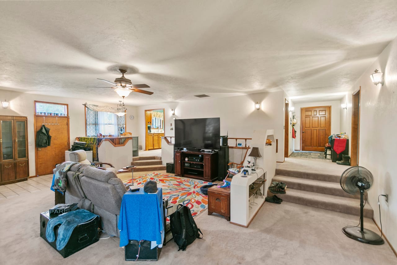 62370 Byram Rd - Captivating Home with Irrigated Pasture