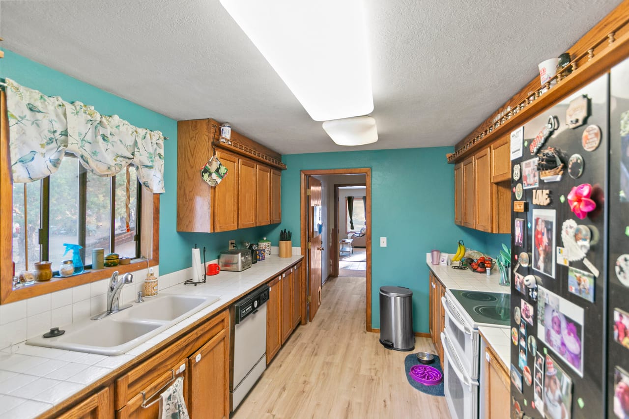 62370 Byram Rd - Captivating Home with Irrigated Pasture